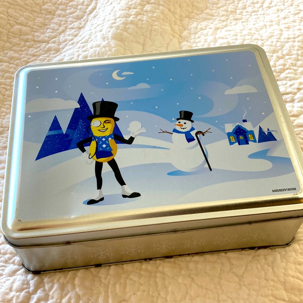 5/$25 Vintage Mr peanut tin. Mr peanut and snowman. Vintage modern look.